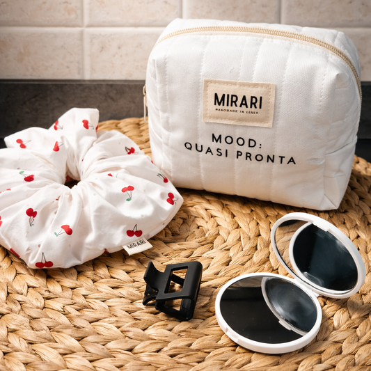 Box regalo Cherry - Beauty Case XS, Scrunchie vaporoso, specchietto, molletta
